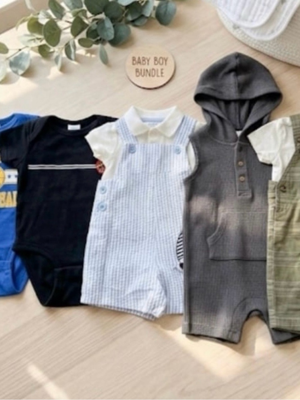 7 Piece Baby Boy Summer
Bundle Size 6 Months
Carter's, Little Me & More